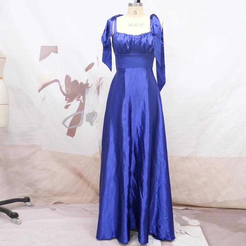 Mandotos sleeveless camisole gown, elegant evening bridesmaid dress for women, featuring a stylish, fitted design for special occasions.