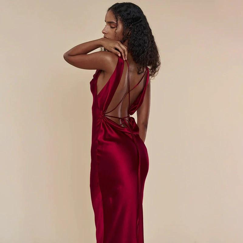 Mandotos women's banquet style evening lace-up long dress, elegant and flowing for formal occasions, in a sophisticated design.