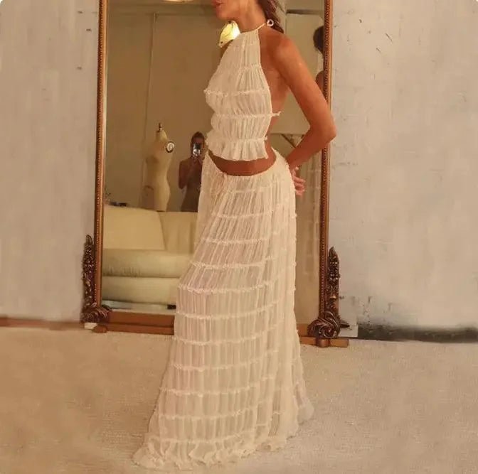 Mandotos 2-piece chic halter dress suit set featuring a stylish halter top and matching skirt, perfect for fashionable occasions.