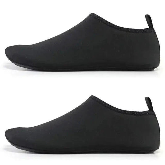 Mandotos AquaFlex unisex water shoes with quick-dry material, designed for beach, yoga, and swimming activities.