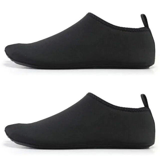 Mandotos AquaFlex unisex water shoes with quick-dry fabric, designed for beach, yoga, and swimming activities.