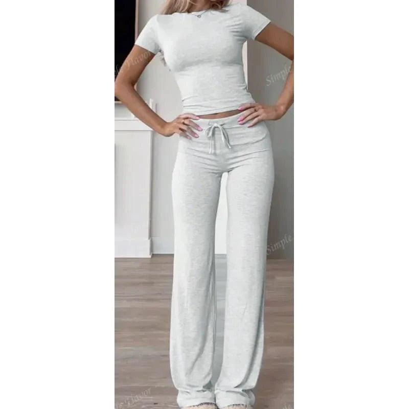 Mandotos casual solid 2-piece T-shirt and pants set featuring a relaxed fit, perfect for everyday wear.