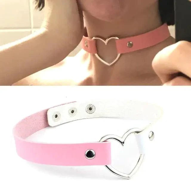 Elegant black leather collar by MANDOTOS with stylish metal buckle and stitching, designed for a fashionable pet accessory.