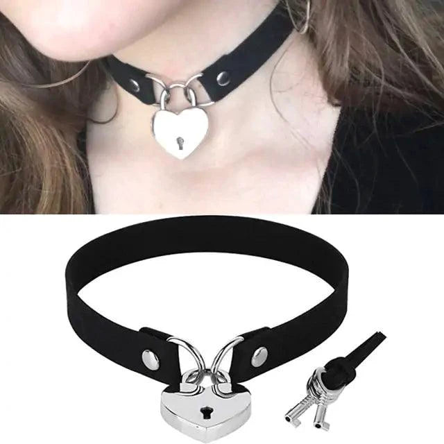 Mandotos chic leather collar featuring stylish design and durable craftsmanship for pets.
