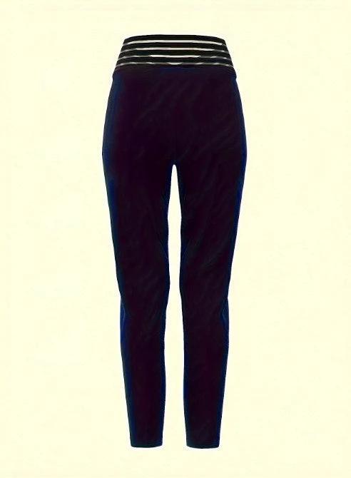 Mandotos women's fashionable clothing featuring stylish, casual attire suitable for everyday wear.