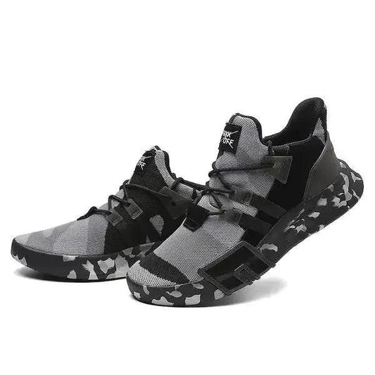 Mandotos Featherweight outdoor running shoes with breathable mesh upper and versatile design, ideal for running and outdoor activities.