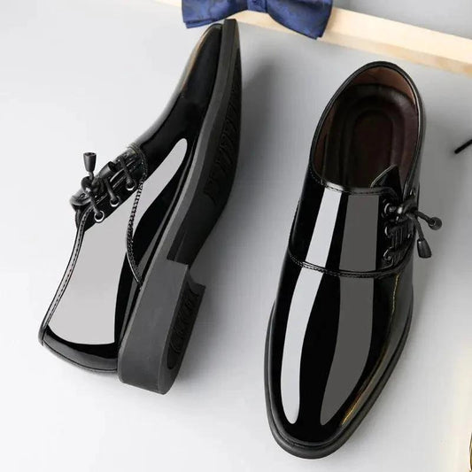 Mandotos men's lace-up leather shoes for business casual wear, featuring sleek design and polished finish.