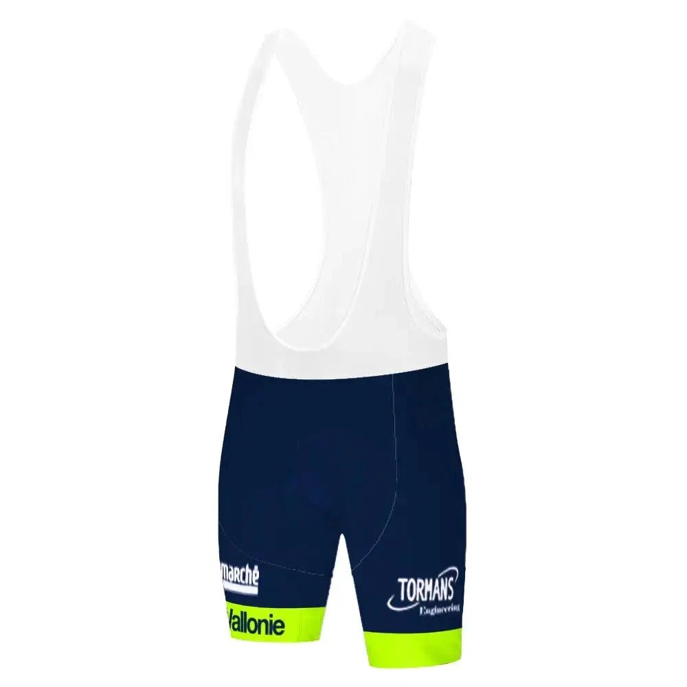 Mandotos quick-dry bike suit featuring a fitted design, breathable fabric, and vibrant color for cycling comfort.