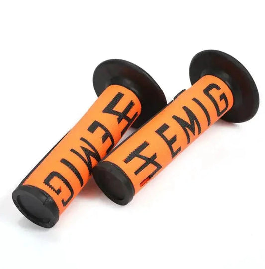 Mandotos UrbanCycle lock-on grips for bicycles, featuring ergonomic design and secure mounting for comfortable riding.