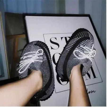 Mandotos winter warm slippers for indoor comfort, featuring plush lining and cozy design for cold weather relaxation.
