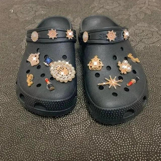 Mandotos women's slippers shoes with cozy clog design, featuring soft material and comfortable indoor footwear.