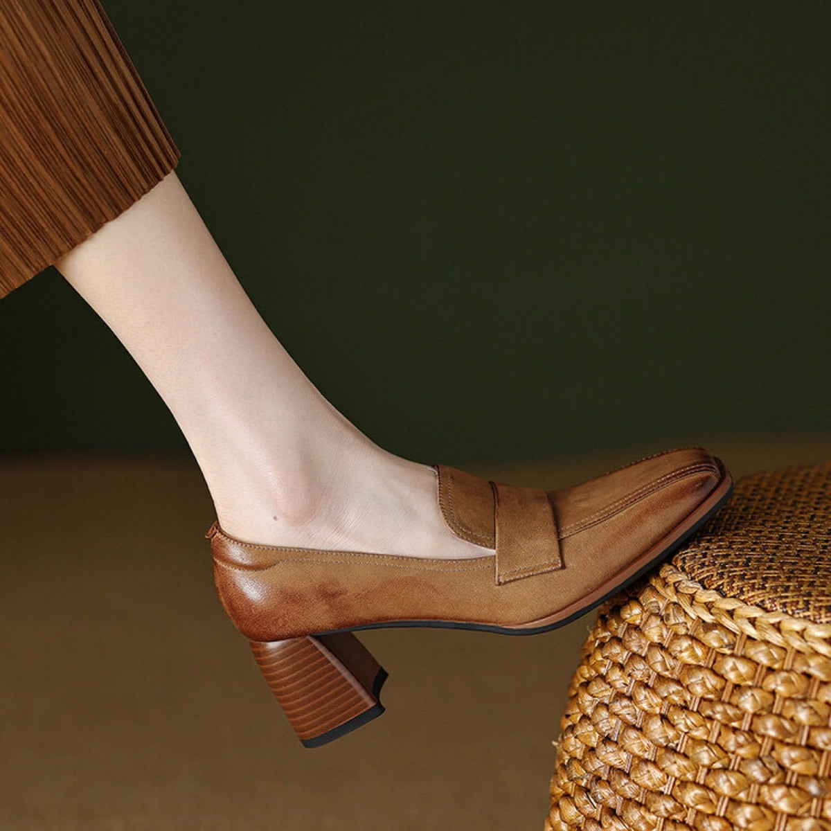 Zapatos de tacón grueso de piel de oveja con punta cuadrada para mujer – Zapatos de vestir de tacón alto retro