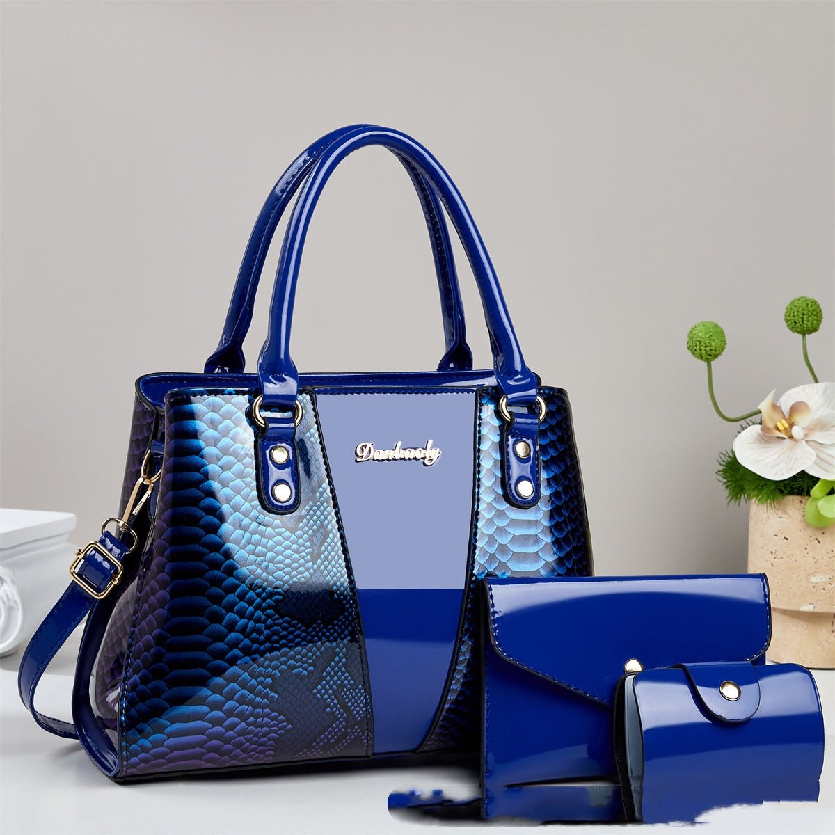 Ancient Energy large-capacity shoulder and crossbody bag with snakeskin pattern tote handbag, stylish and spacious for everyday use.
