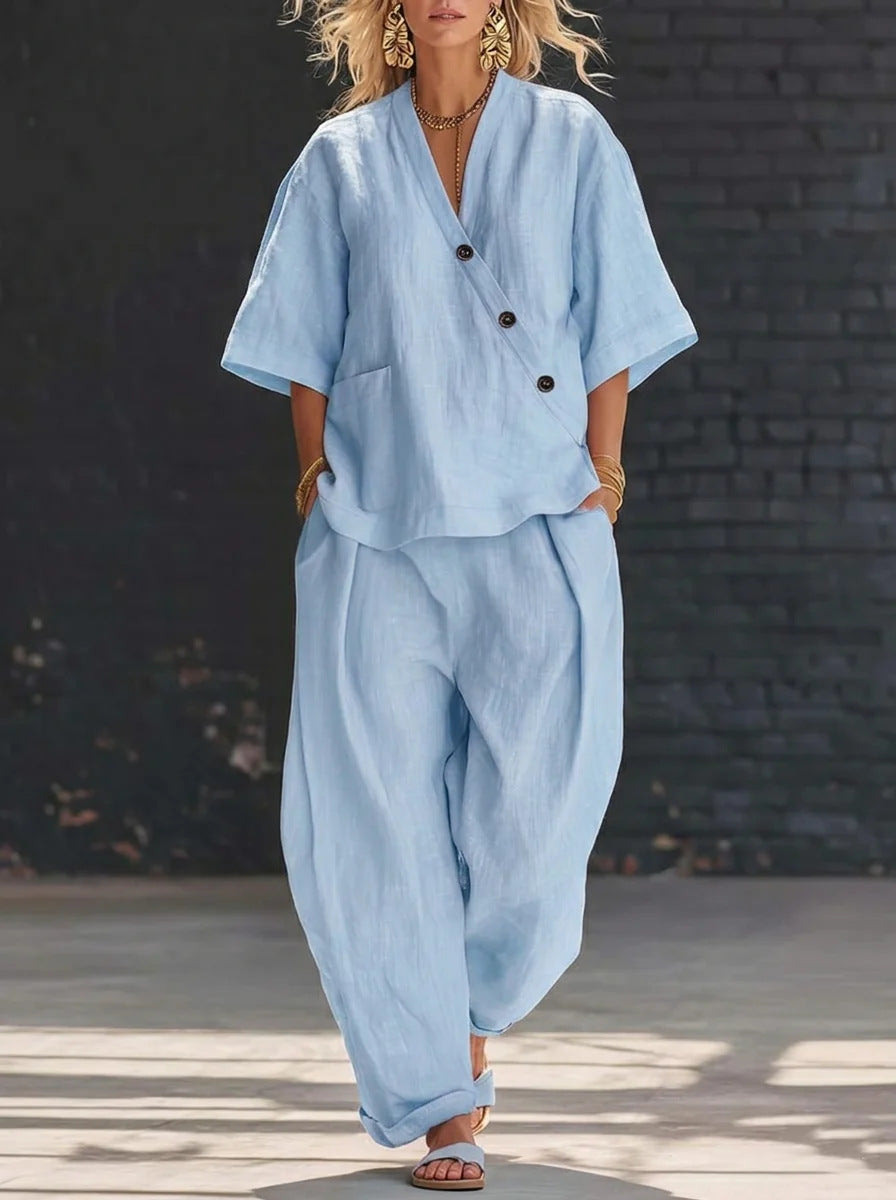 Conjunto de dos piezas de top de manga corta con cuello en V y pantalones de talle alto
