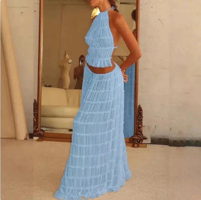 Mandotos 2-piece chic halter dress suit set featuring a stylish halter top and matching skirt in a modern design.