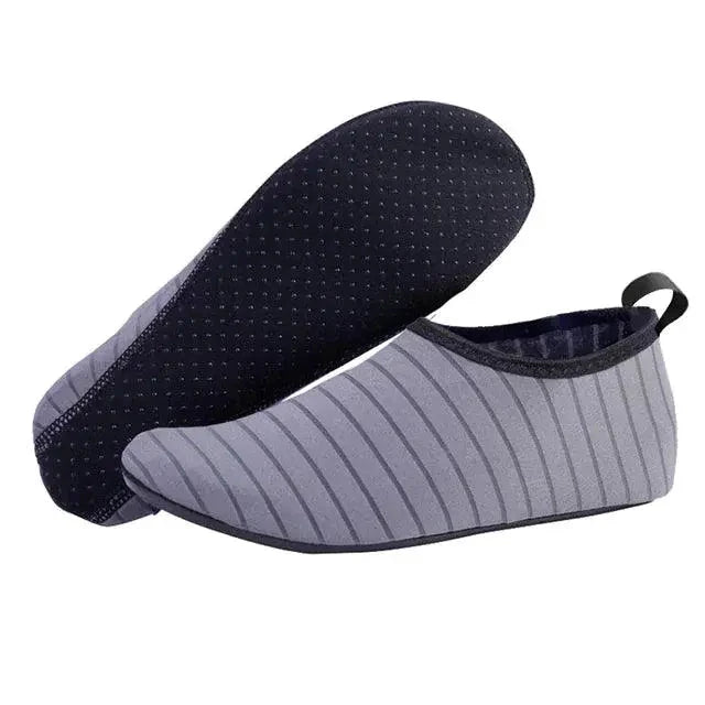 Mandotos AquaFlex unisex water shoes with quick-dry fabric, ideal for beach, yoga, and swimming activities.