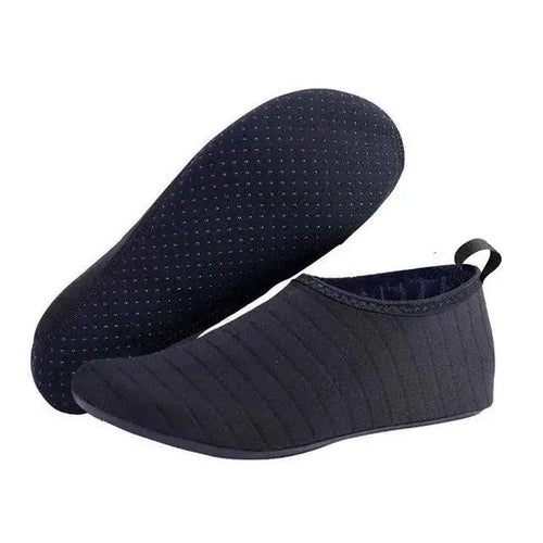 Mandotos AquaFlex unisex water shoes with quick-dry fabric and non-slip soles, designed for beach, yoga, and swimming activities.