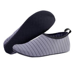 Mandotos AquaFlex unisex water shoes with quick-dry material, suitable for beach, yoga, and swimming activities.