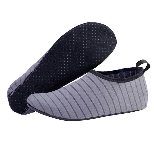 Mandotos AquaFlex unisex water shoes with quick-dry fabric, flexible sole, ideal for beach, yoga, and swimming activities.