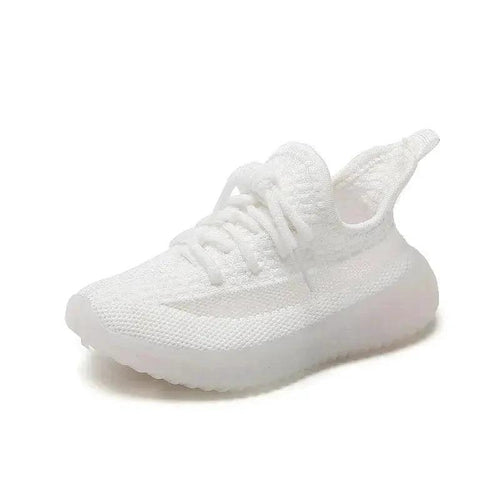 Mandotos boys' durable athletic sneakers with supportive design and long-lasting comfort, suitable for active kids.