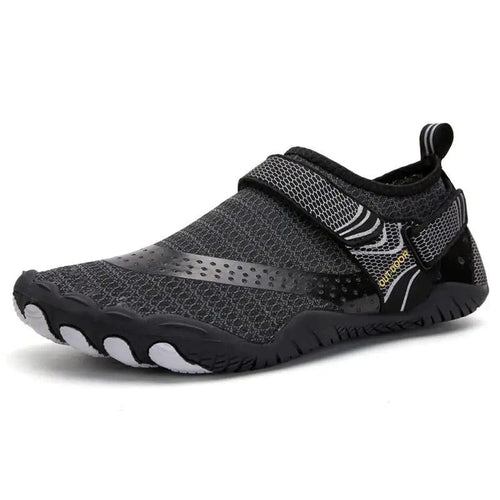 Mandotos breathable double buckle unisex water shoes with slip-on design, ideal for aquatic activities and beach outings.