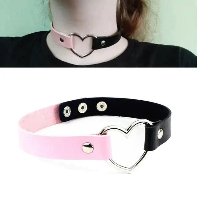 Mandotos chic leather collar with metal buckle and stylish design, perfect for fashionable pets.