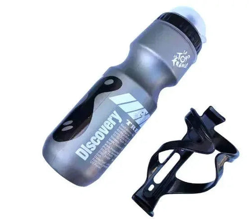Mandotos cyclist's hydration flask with a sleek design, ideal for staying hydrated during bike rides.