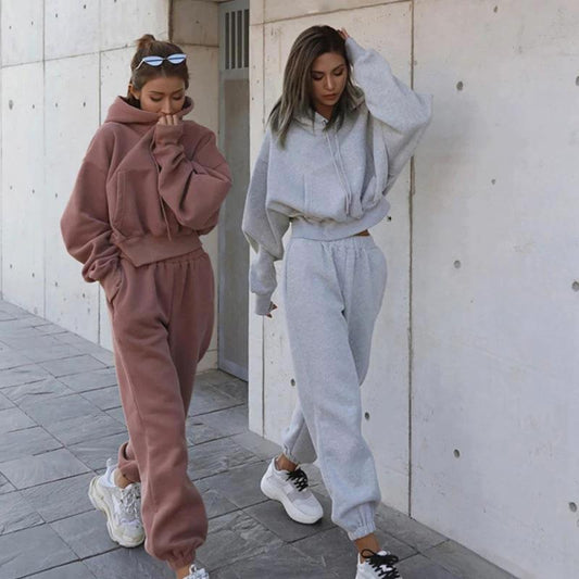 Mandotos women's autumn and winter casual hoodie coat sports suit, featuring a stylish, warm design with a comfortable fit.