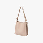 Mandotos eco-friendly vegan leather tote bag with stylish, sustainable design, featuring spacious interior and durable handles.