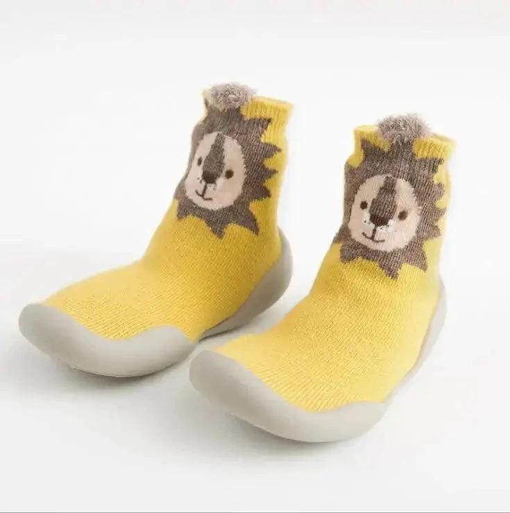 Mandotos Happy Feet toddler shoes in colorful design with soft soles, suitable for little kids learning to walk.