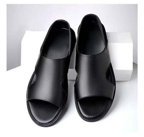 Mandotos International men's non-slip soft-soled beach sandals for summer, featuring comfortable straps and durable sole.