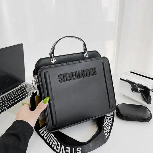 Mandotos Luxe women's shoulder purse with sleek design and elegant details, ideal for stylish everyday wear.