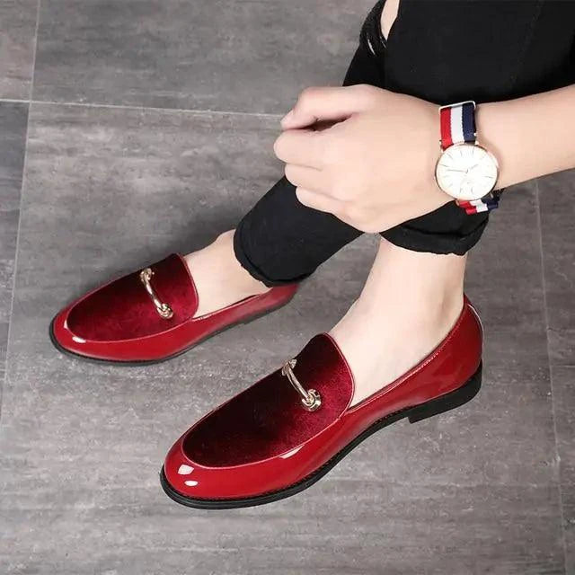 Mandotos men's navy leather loafers, slip-on dress shoes with classic design and premium leather construction.