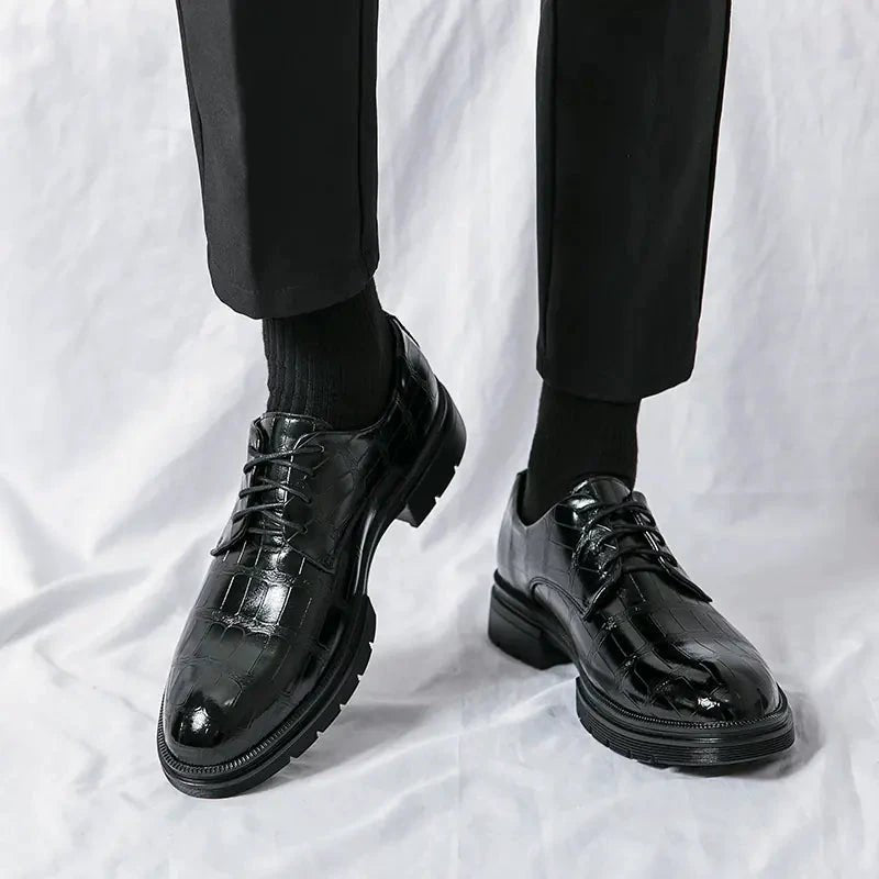 Men's elegant breathable tassel loafers by MANDOTOS, showcasing stylish leather design with tassel accents and comfortable fit.