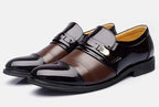 Mandotos patent leather shoes with sleek, shiny finish and classic design, suitable for formal or stylish occasions.