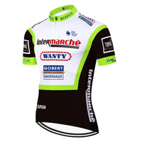 Mandotos quick-dry bike suit showing lightweight, fitted design with breathable fabric and full-length zipper for cycling comfort.