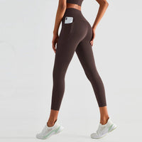 Mandotos ShapeEnhance activewear leggings in black with high waist and seamless design for comfortable, stylish workout wear.