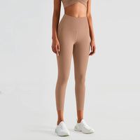 Mandotos ShapeEnhance activewear leggings in black, featuring a high-waist design and stretchy fabric for comfort and support.