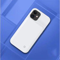 MANDOTOS Smart Clip-On Power Bank attached to a smartphone, portable charging device with clip for convenient on-the-go power.