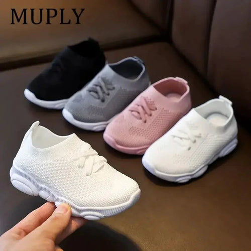 Mandotos children's sneakers for girls and baby boys, sport casual shoes with colorful design and comfortable fit.