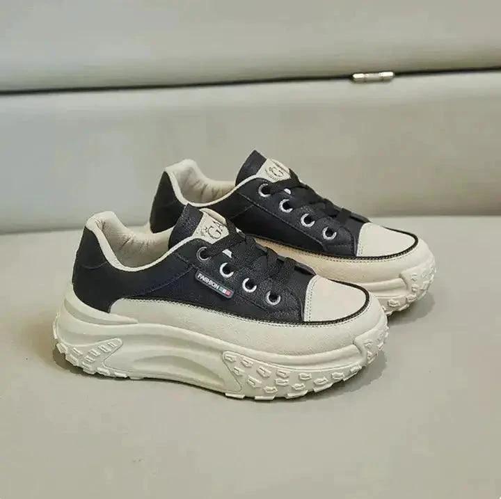 Mandotos stylish orthopedic shoes in black with supportive design and cushioned insoles for comfortable everyday wear.