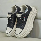 Mandotos stylish orthopedic shoes with supportive design and cushioned insoles, ideal for comfortable, everyday wear.