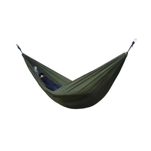Mandotos Ultimate Oasis single and double hammock with supportive fabric and wooden spreader bars, ideal for relaxing outdoors.