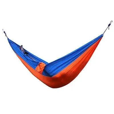 Mandotos Ultimate Oasis single and double hammock with durable fabric and wooden spreader bars for relaxing outdoors