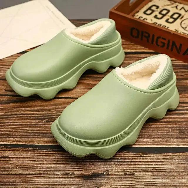 Mandotos warm outdoor shoes with insulated lining, waterproof design, and rugged soles for outdoor activities.