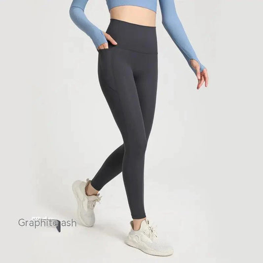 Mandotos women's dual-comfort athletic pants, breathable and flexible sportswear with a sleek design.